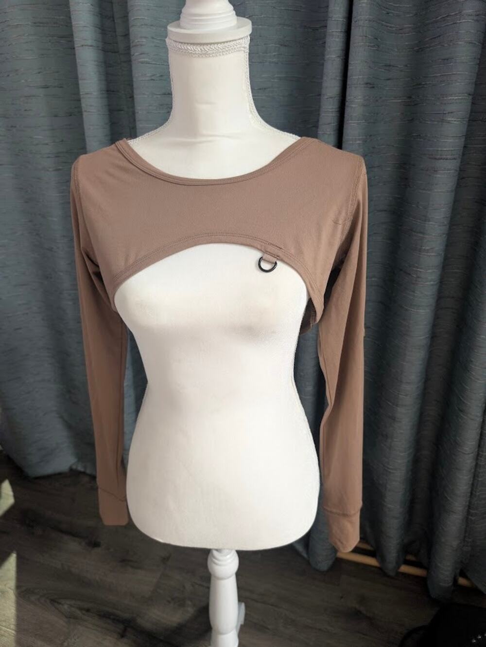 NWT Wondery Taupe Cutout Long Sleeve Layering Top Shirt size Medium